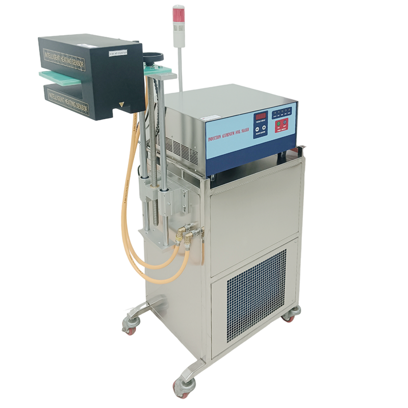 Induction sealing machine